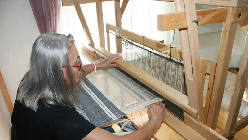 Eski Giysilerin İpleriyle Yaratılan Harika Eşyalar: Dönüşüm Sanatı