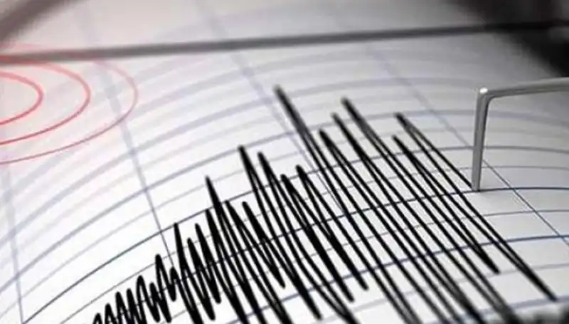 Sındırgı'da Gece Yarısı 4,3 Büyüklüğünde Deprem: Detaylar ve İhtimaller