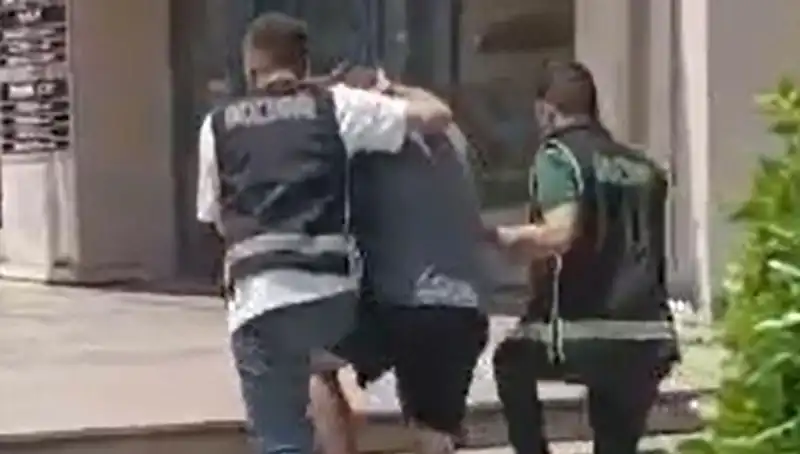 Sahte Dövizle Alışveriş Yapan Turist Türkiye’den Sınır Dışı Edildi!