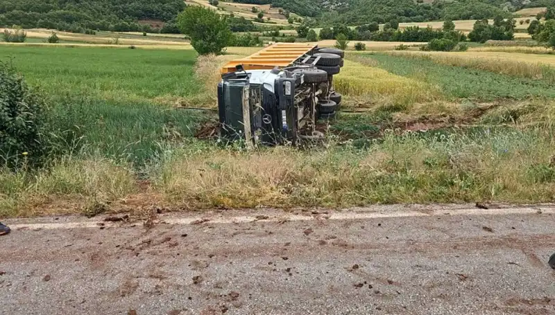 Tokat'ta Devrilen Kamyonun Şoförü Feci Bir Kazada Hayatını Kaybetti