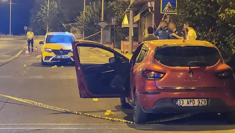 Otomobillerden İnip Silahlı Saldırıya Karşı Hayatta Kalma Mücadelesi
