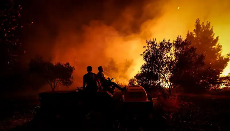 Çanakkale'de Patlayan Orman Yangını: 785 Kişi Tahliye Edildi