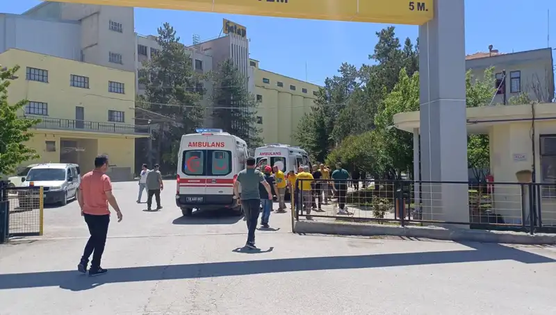 Çorum'da Un Fabrikasında Patlama: 10 Yaralı ve Sarsıcı Olayın Detayları