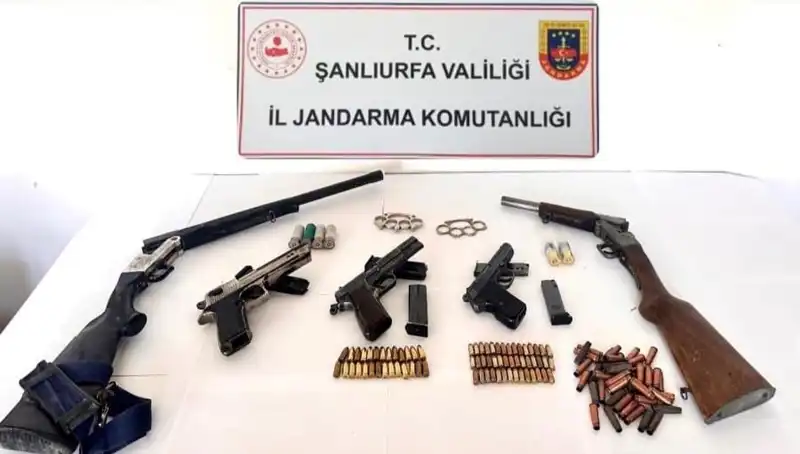 Şanlıurfa’da Ruhsatsız Silah Operasyonu: 5 Gözaltı ve Tutuklama Gerçekleşti!