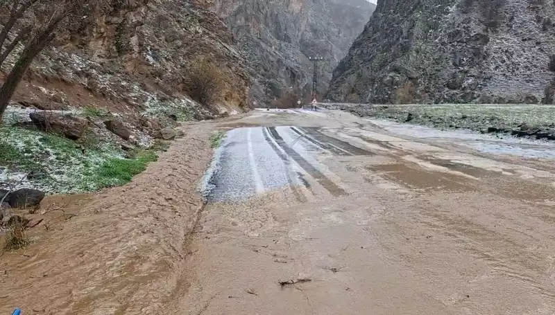 Tunceli’de Beklenmedik Dolu ve Sağanak Yağışı: Hayat Durma Noktasına Geldi
