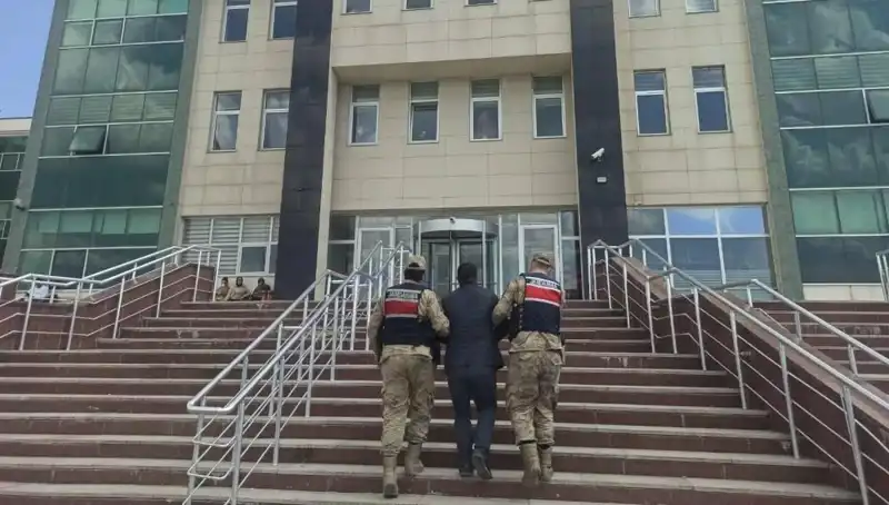 Hapis Cezasıyla Aranan Şahıs, Saklandığı Yerde Görüldü ve Yakalandı!