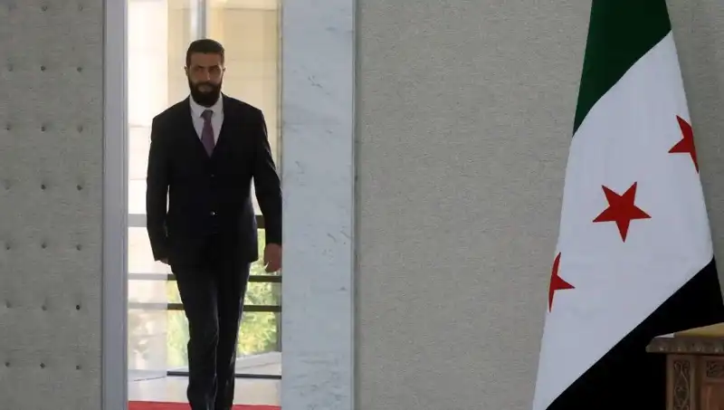 Fransa'nın Şara-Macron Zirvesi: Suriye İçin Yeni Bir Dönem Başlatacak mı?