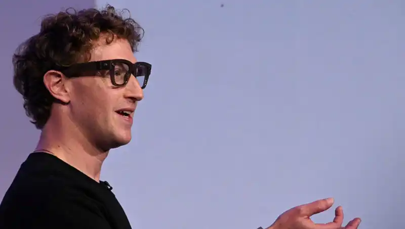 Yapay Zeka Destekli Yeni Gözlükler: Zuckerberg'in Devrim Niteliğindeki Tanıtımı