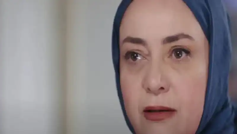 Kızılcık Şerbeti Dizisinde Beklenmedik Ayrılık: Pembe Rolünde Kim Veda Ediyor?