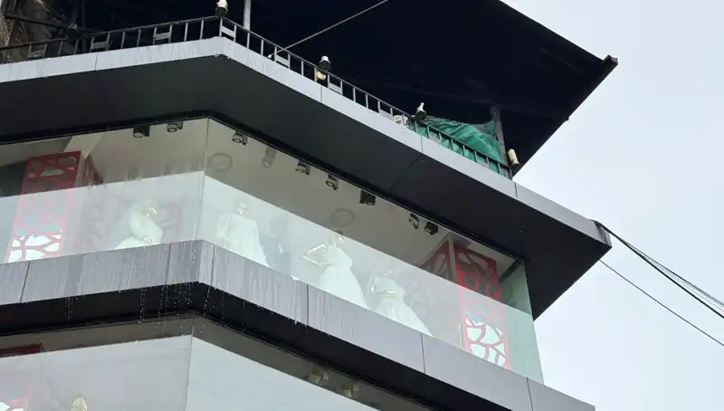 Giyim Mağazasında Çıkan Yangın Korkuttu: Müşteriler Panik İçinde Tahliye Edildi