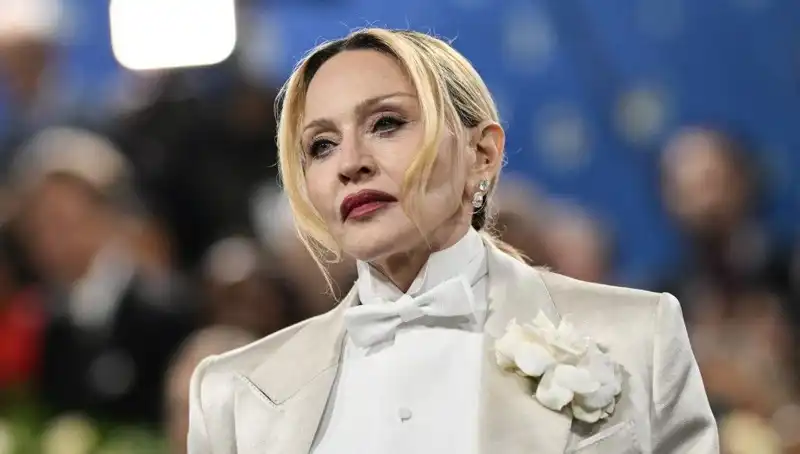 Madonna'nın Şaşırtan Diyeti: Kanserle Mücadelede Üstün Mü Amaçlıyor?