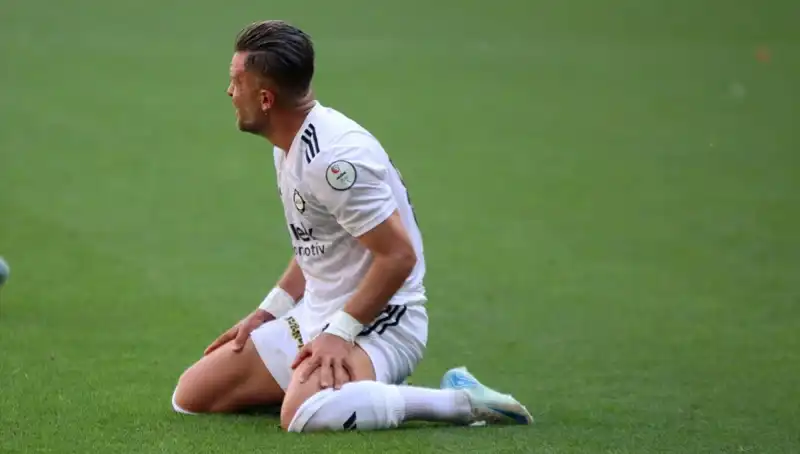 Futbol Kulüpleri Sıkıntıda: Puan Silme Cezası ile İflas Eşiğinde