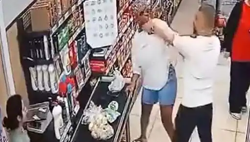 Market Kasa Sırasında Yaşanan Çocuk İhmaline Dikkat Çeken Saldırı Olayı