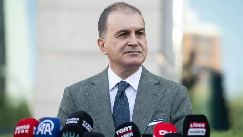 Ömer Çelik’ten Özel’e Sert Tepki: Demokratik Alanı Tehdit Eden Sözler Yok Hükmündedir