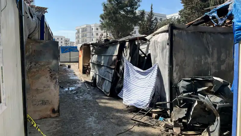 İşçilerin Kaldığı Konteynerde Çıkan Yangın, Facia Olmadan Söndürüldü