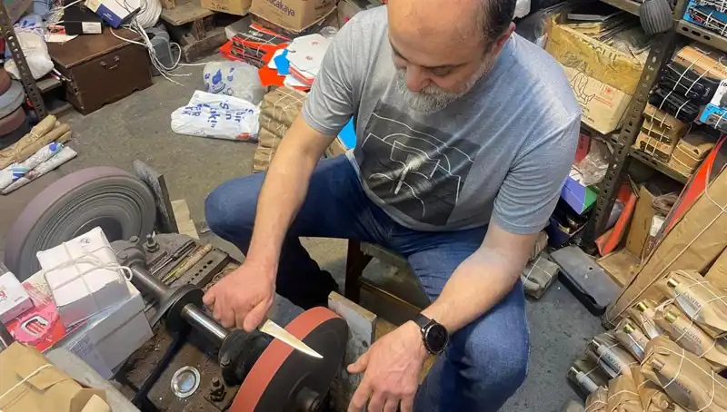 Enginar Bıçakçıları İçin Yoğun Hasat Dönemi: El Becerisi ve Geleneksel Yöntemler