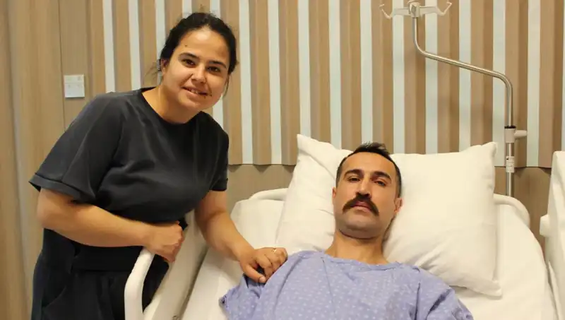 32 Yaşında Mide Kanaması Sanırken Kalın Bağırsak Kanseriyle Yüzleşti