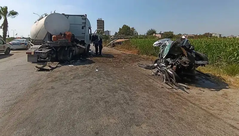 Adana’da Tanker Kazası: Otomobil ve Kamyon Kaza Yaptı, Cankurtaranlar Olay Yerinde!