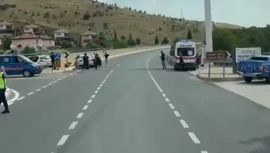 Elazığ'da Korkutan Trafik Kazası: İki Otomobil Çarpıştı