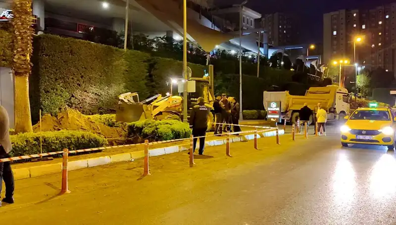 AVM Girişinde Doğalgaz Paniği: Alışverişi Durduran Olay!