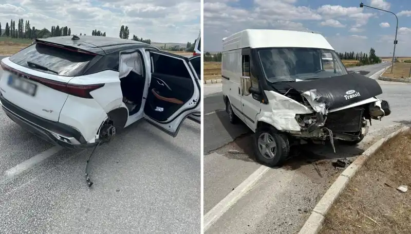 Çorum'da İki Araç Kafa Kafaya Çarpıştı: Kazanın Şaşırtıcı Ayrıntıları
