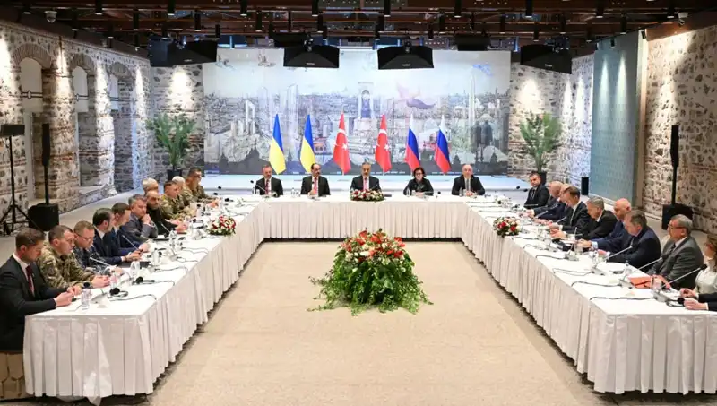İstanbul'da Barış Zirvesi: Rus Heyetinin Türkiye Ziyareti Şaşkınlık Yarattı