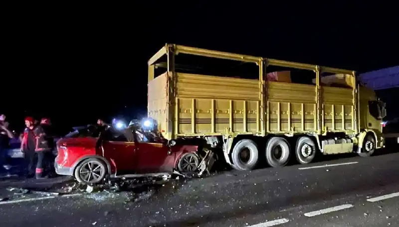 Kamyona Çarpan Araçta Feci Kaza! Bir Hayat Kayıp