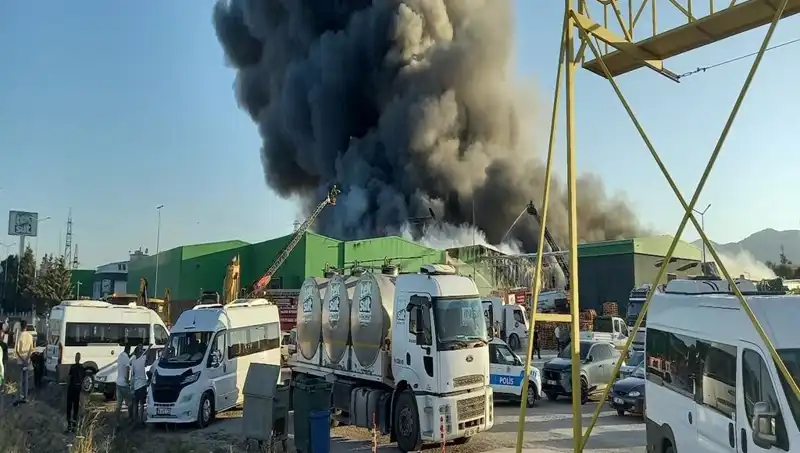 Gönen'deki Fabrika Yangını: İşçilerin Kimlikleri ve Yangın Sebepleri Araştırılıyor