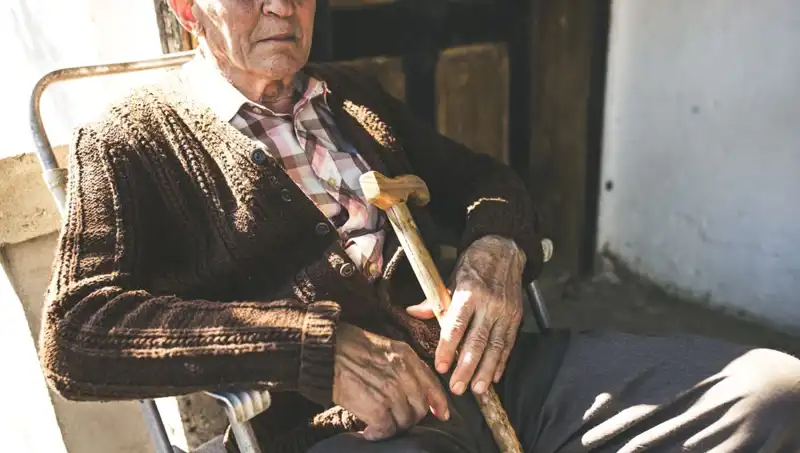 Yalnızlık ve İlgi Eksikliği: 100 Yaş Üstü Bireylerde Depresyonun Gizli Nedenleri