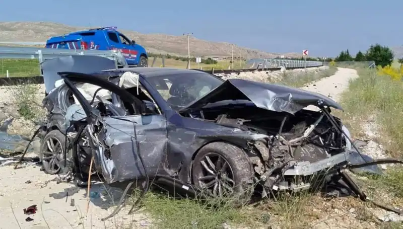 Sivas’ta İki Feci Trafik Kazası: 9 Kişi Yaralandı